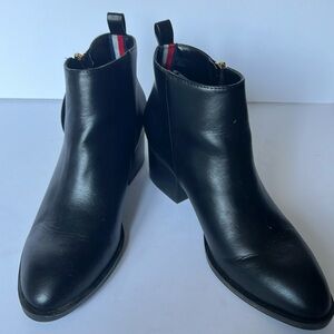 Tommy Hilfiger black bootie
